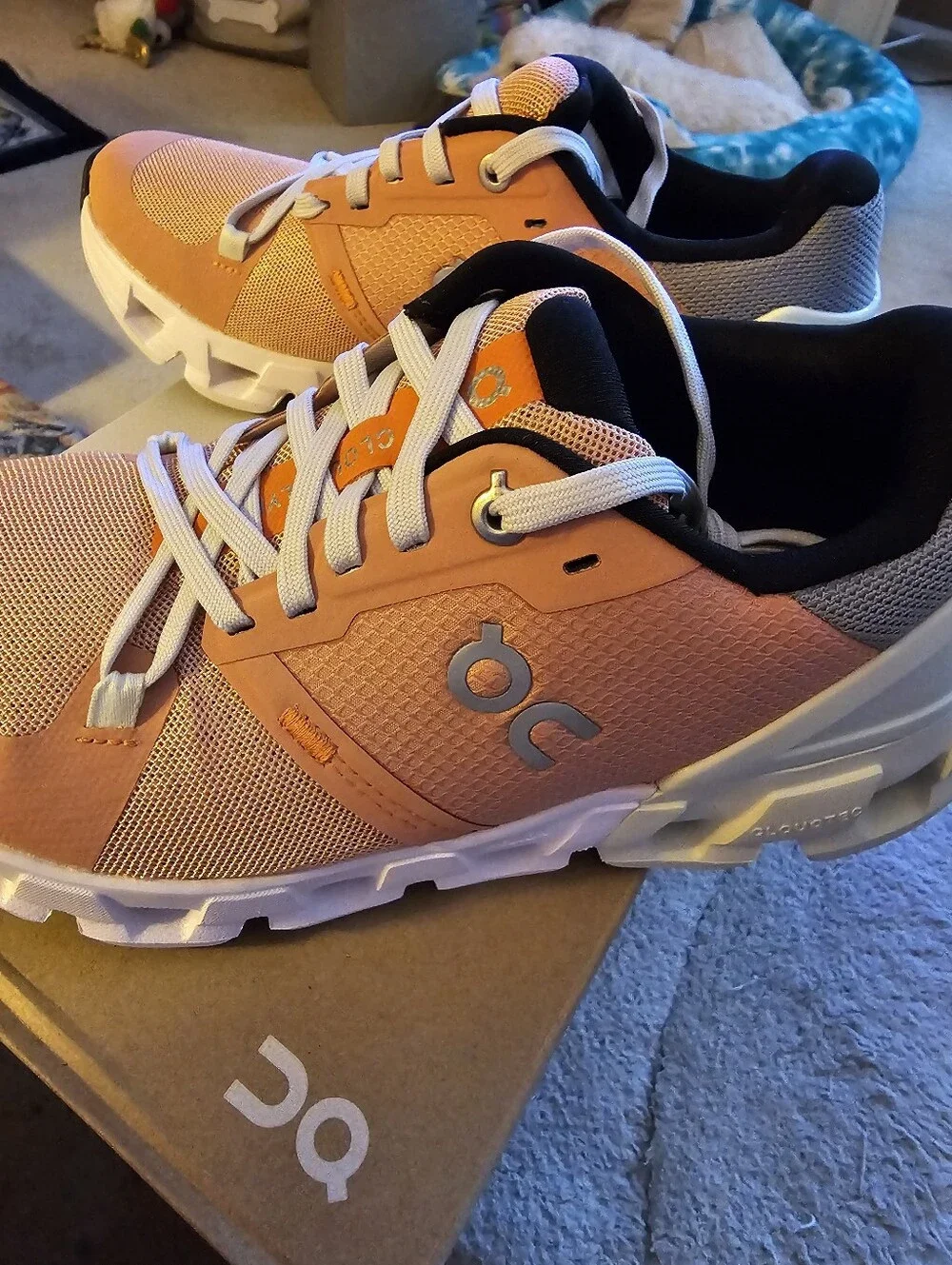 On Cloud Women’s Size 6 Cloudflyer 4 Peach/Aloe